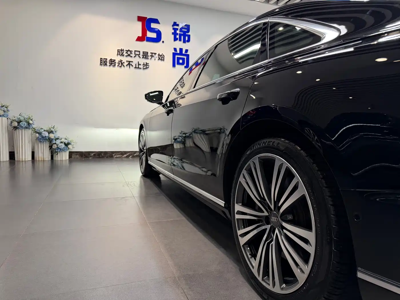 Фото 8 - Audi A8