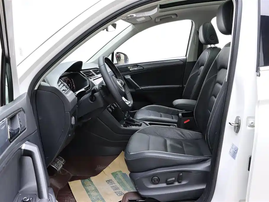 Volkswagen Tiguan L 2019 330TSI Automatic 2WD R-Line Flagship Edition China VI фото 14