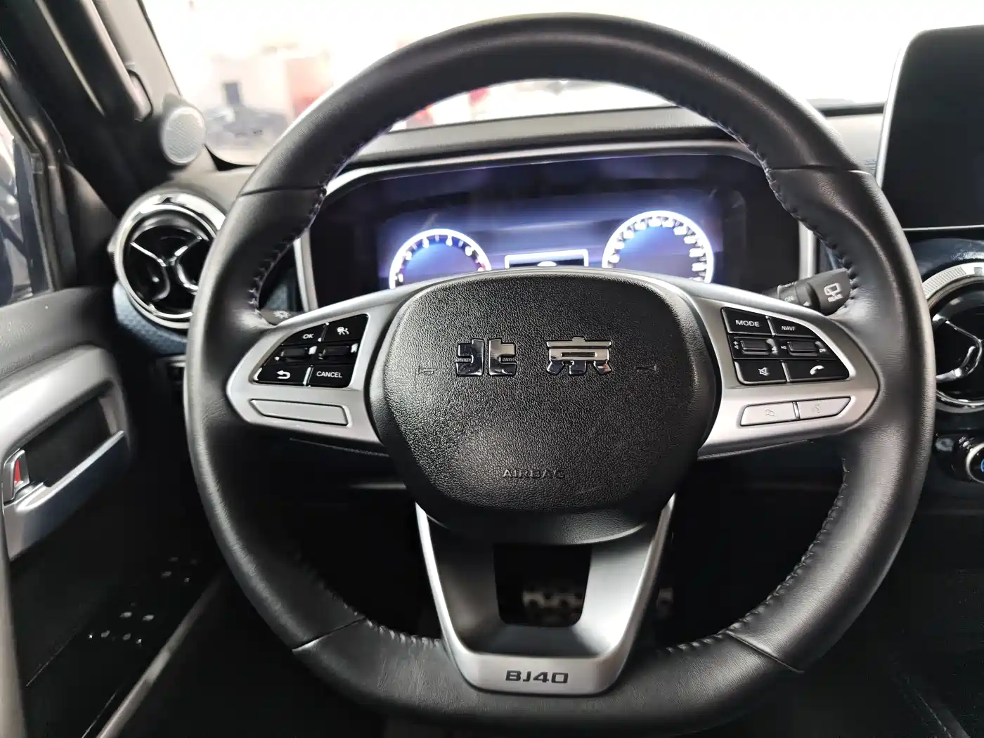 BAIC ORV Beijing Offroad BJ40 2023 2.0T Auto 4WD Urban Hunter Knight Edition фото 11