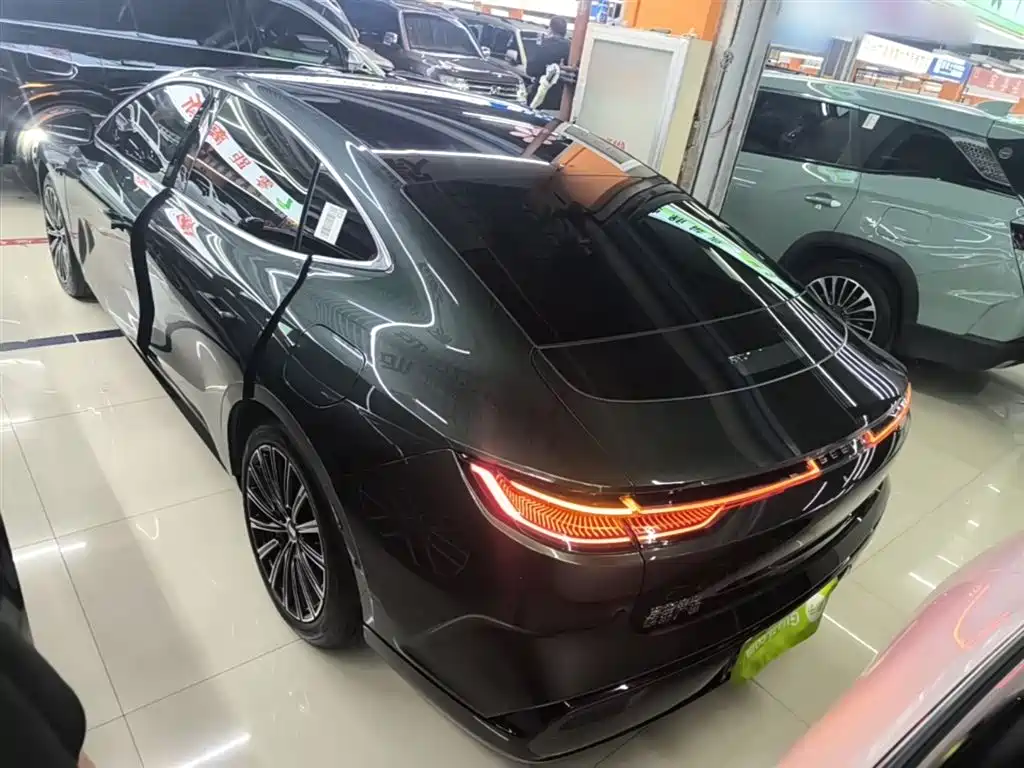 Geely Galaxy Galaxy Xingyao 8 2025 130km EM-P Starship Edition фото 5