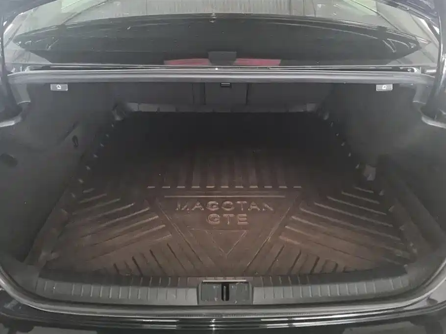 VOLKSWAGEN MAGOTAN GTE PLUG IN HYBRID