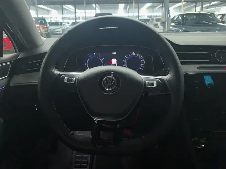 VOLKSWAGEN MAGOTAN GTE PLUG IN HYBRID