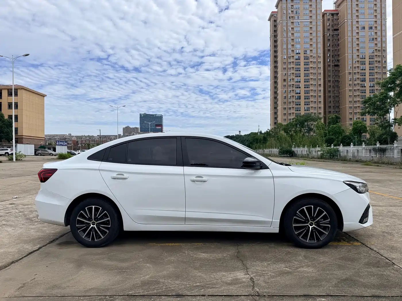 ROEWE I5
