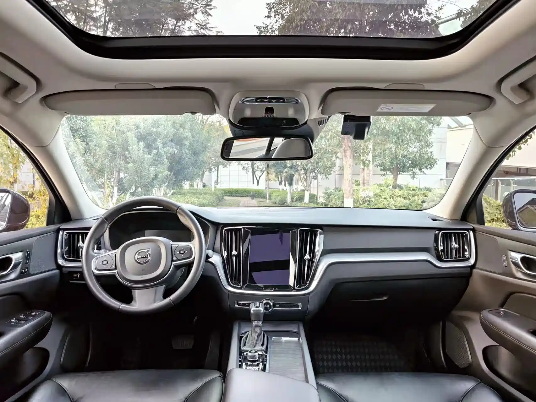 Фото 8 - Volvo S60