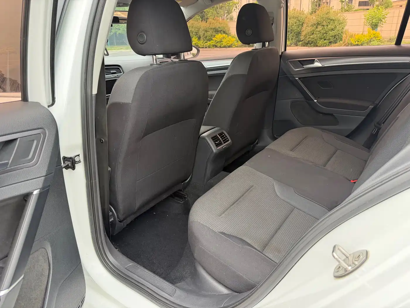 Volkswagen Golf 2017 230TSI Auto Comfort Millionth Anniversary Edition фото 10