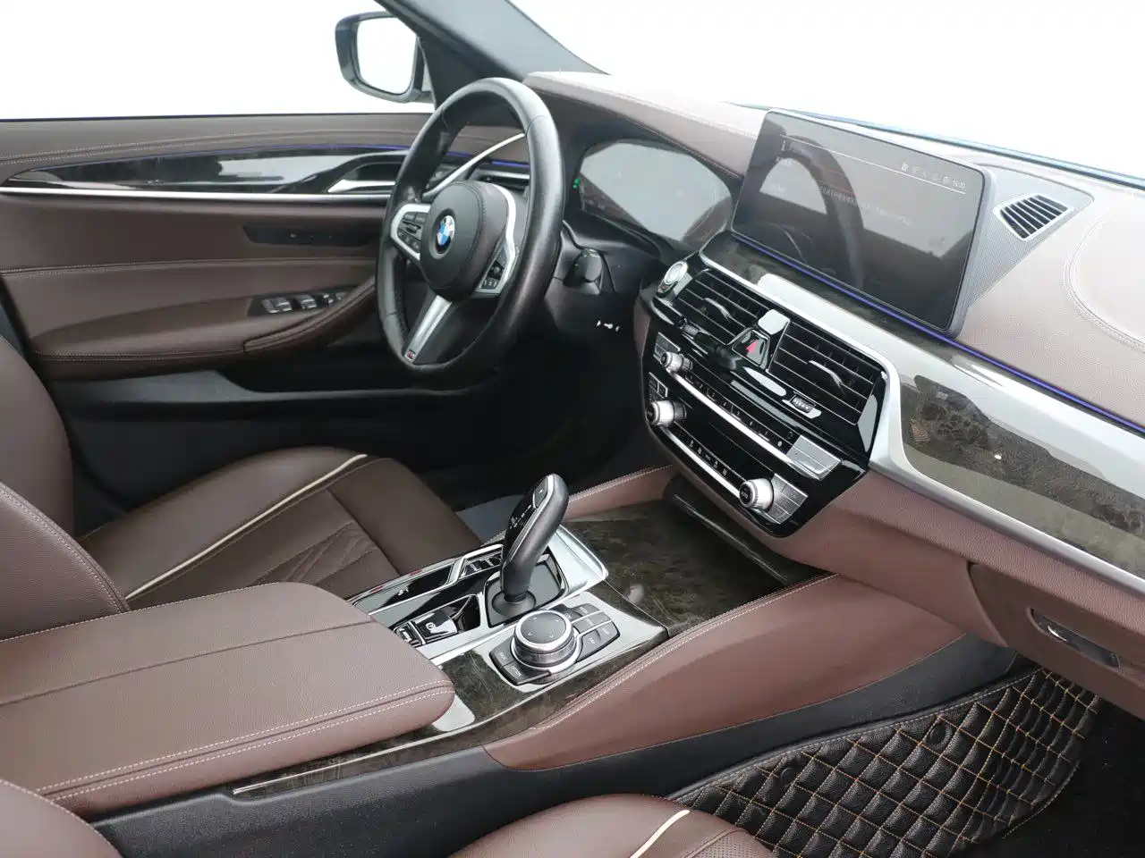 BMW 5 Series 2022 525Li M Sport Package фото 14