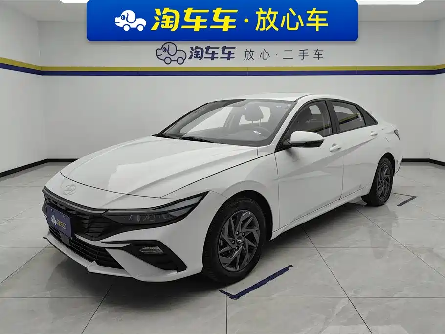 Hyundai Elantra 2023 1.5L CVT GLS Premium