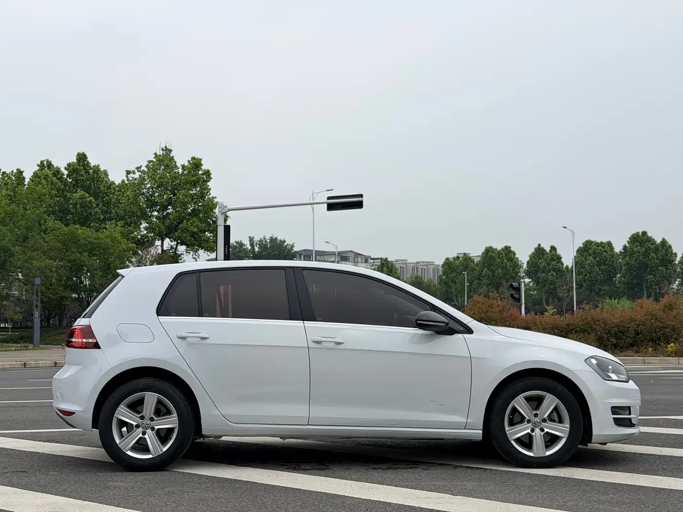 Volkswagen Golf 2017 230TSI Auto Comfort Millionth Anniversary Edition фото 4