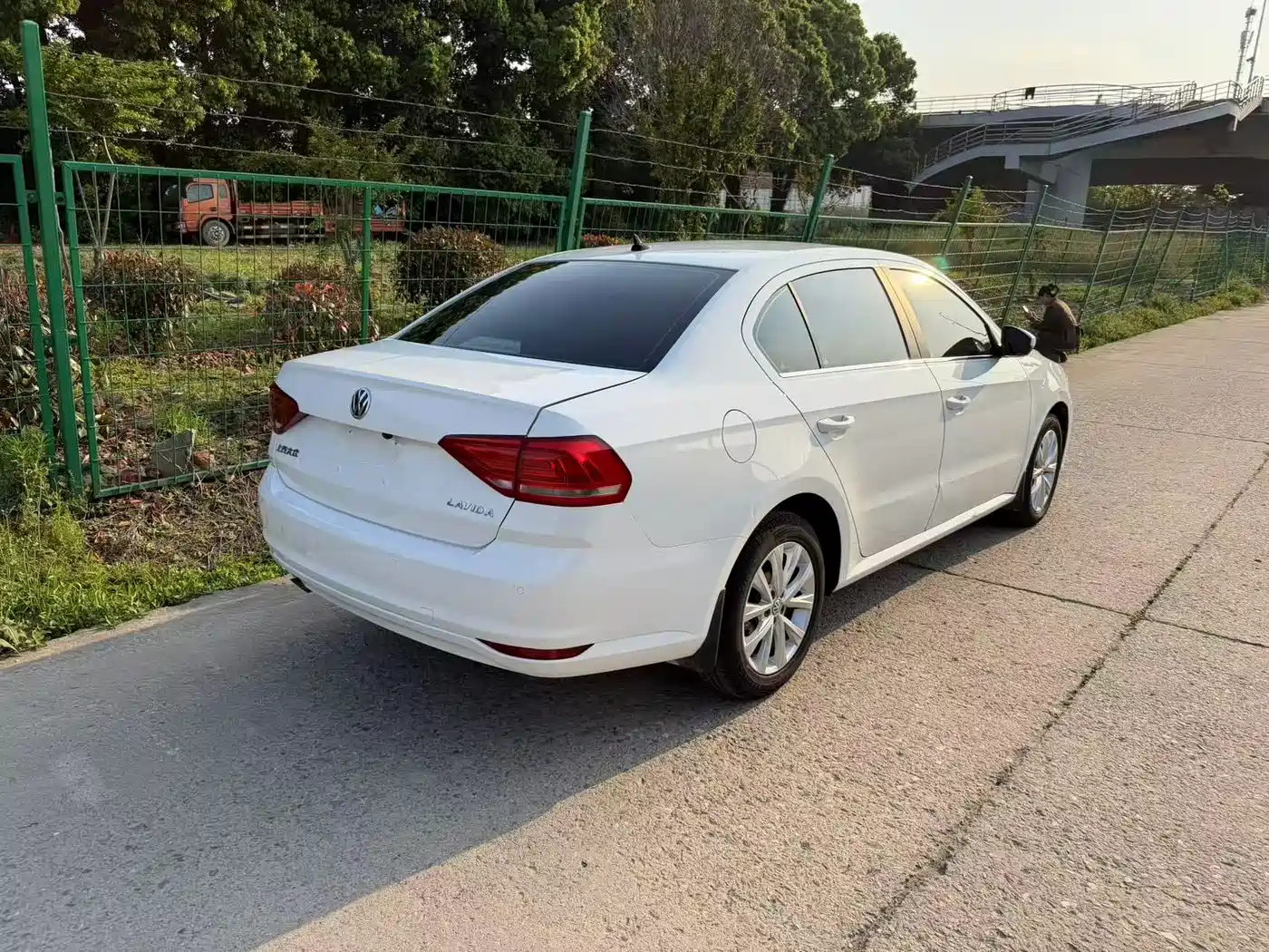 Volkswagen Lavida 2017 1.6L Automatic Comfort Edition фото 11