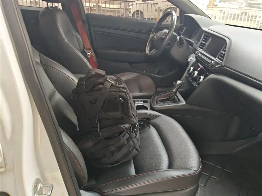 Hyundai Elantra 2020 1.4T DCT Dynamic·Vitality фото 25