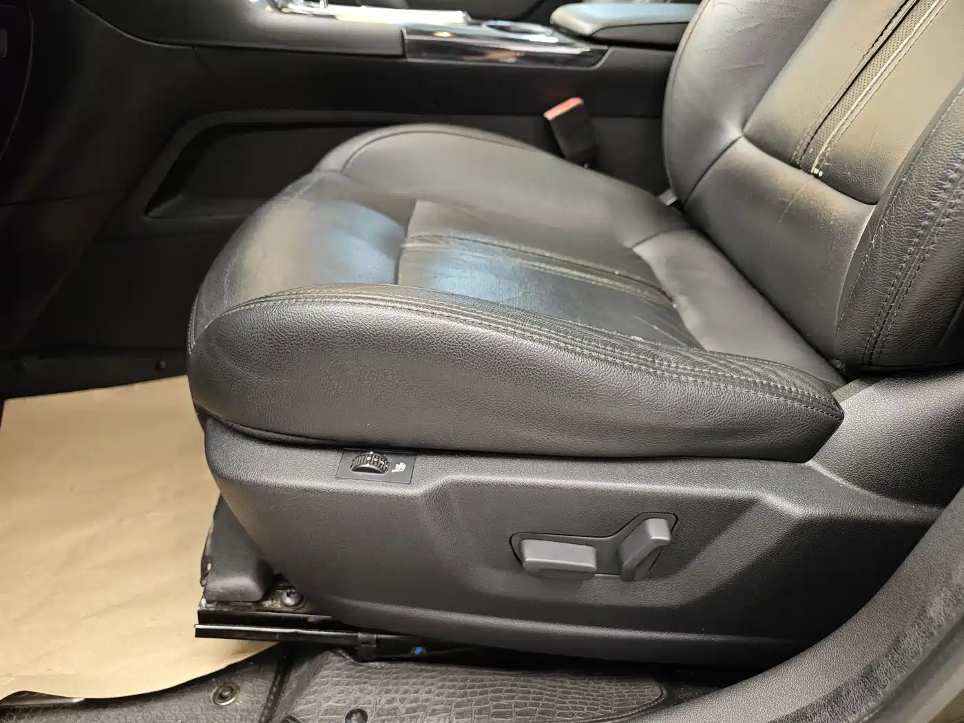 Peugeot 3008 2015 2.0L Automatic Trend Edition фото 11