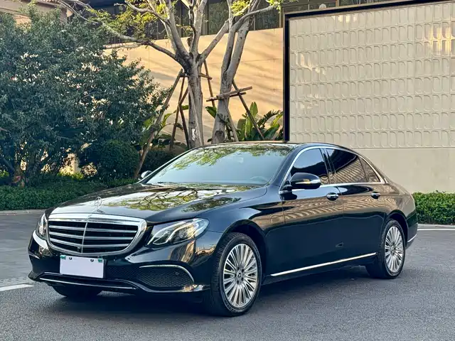 MERCEDES-BENZ E CLASS