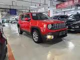 Photo 3 - Jeep Renegade