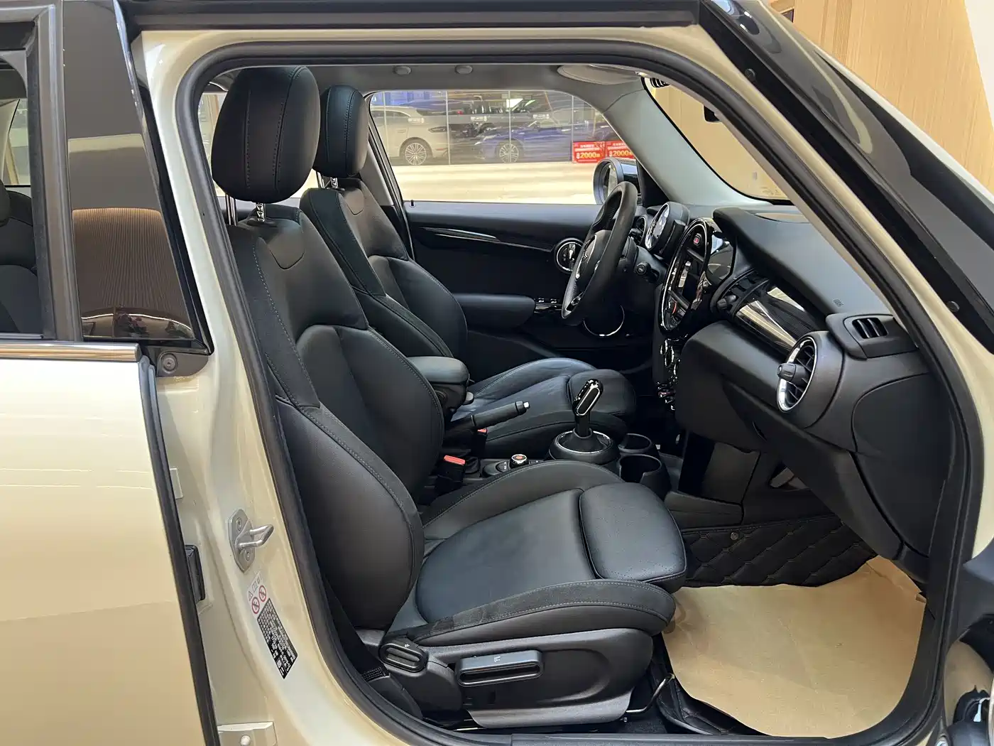MINI 2019 1.5T COOPER Artist 5-Door фото 10