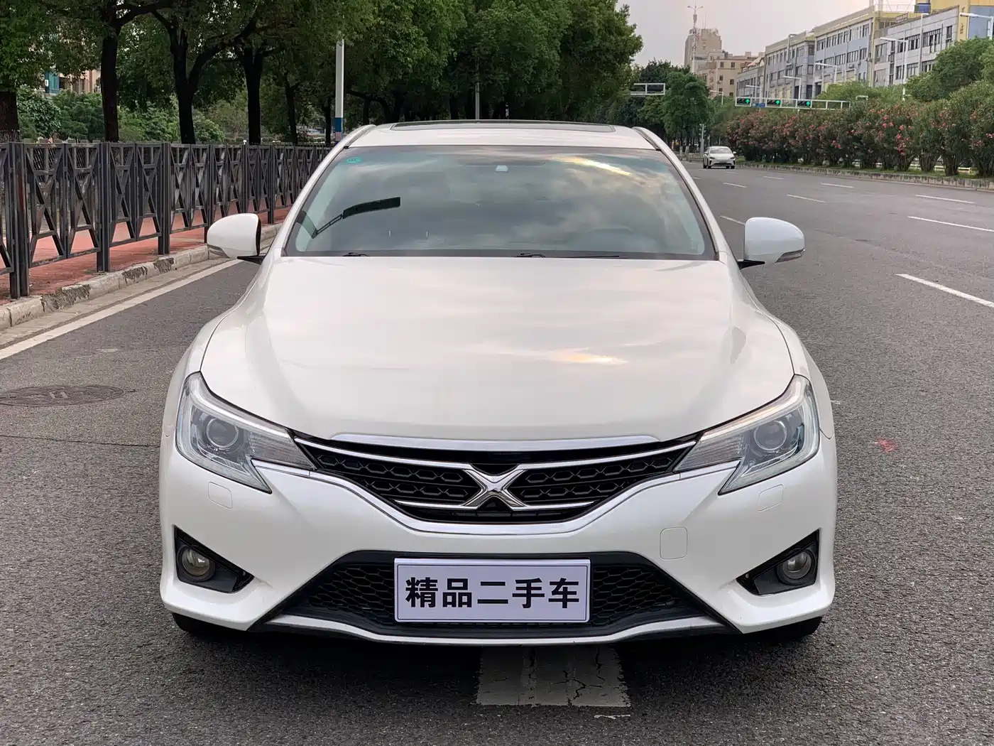 Toyota Reiz 2013 2.5V Premium Edition фото 2