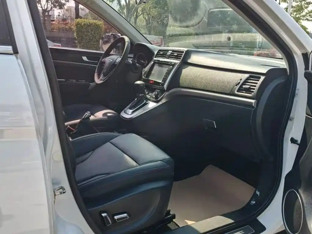 Фото 8 - Haval H6