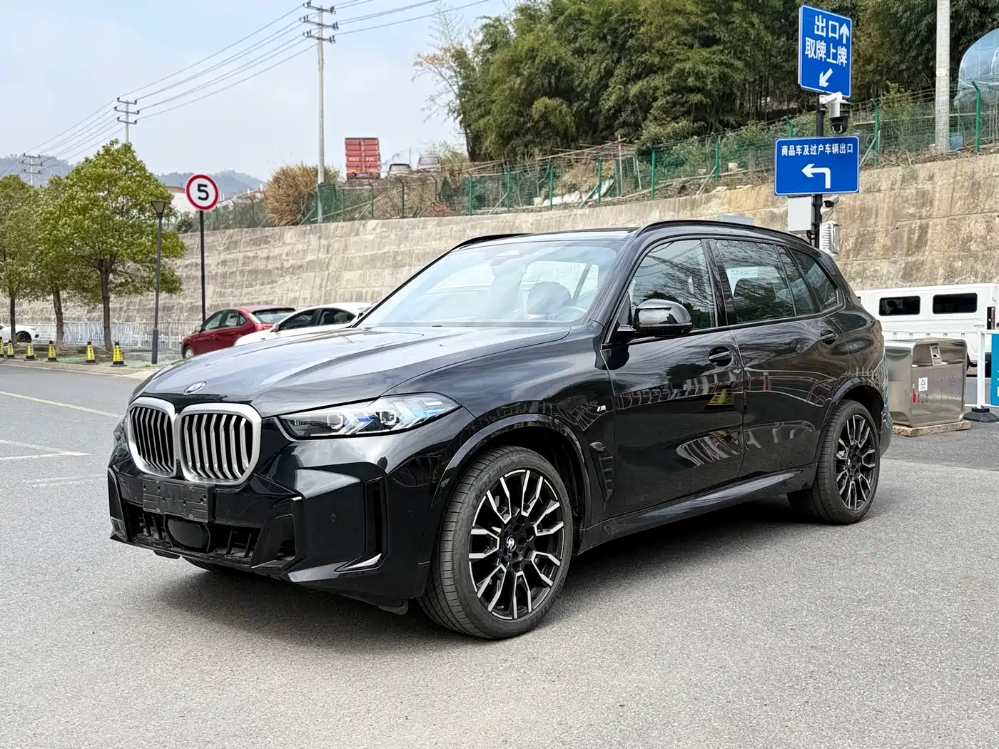 BMW X5 2025 Model xDrive 40Li M Sport Blackout Package