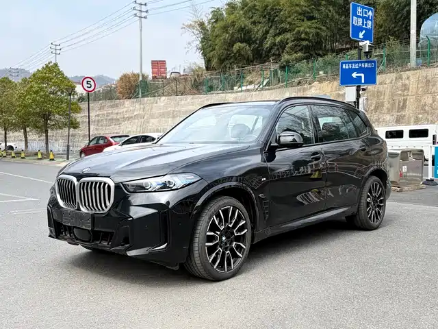 BMW X5 2025 Model xDrive 40Li M Sport Blackout Package