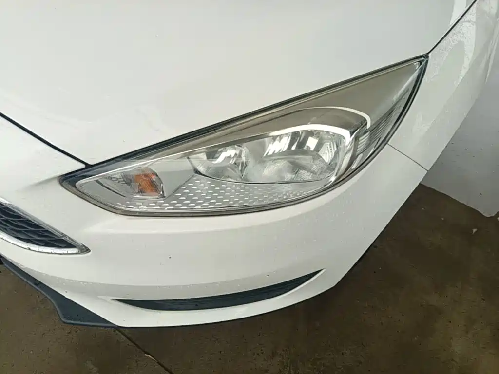 Фото 24 - Ford Focus