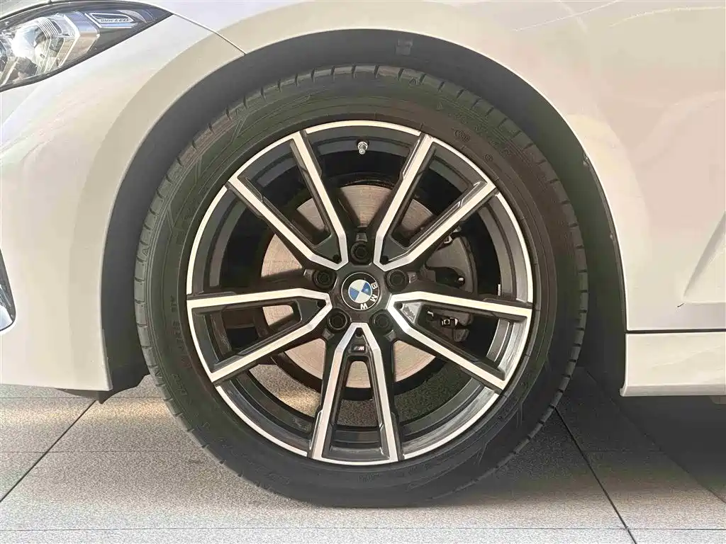 BMW 3 Series 2024 320Li M Sport Package фото 25