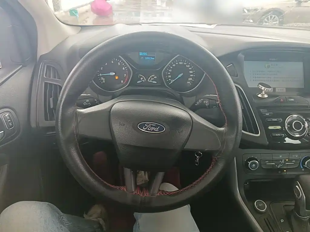 Фото 11 - Ford Focus