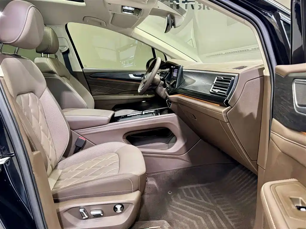 Volkswagen Viloran 2024 380TSI Executive Edition фото 18