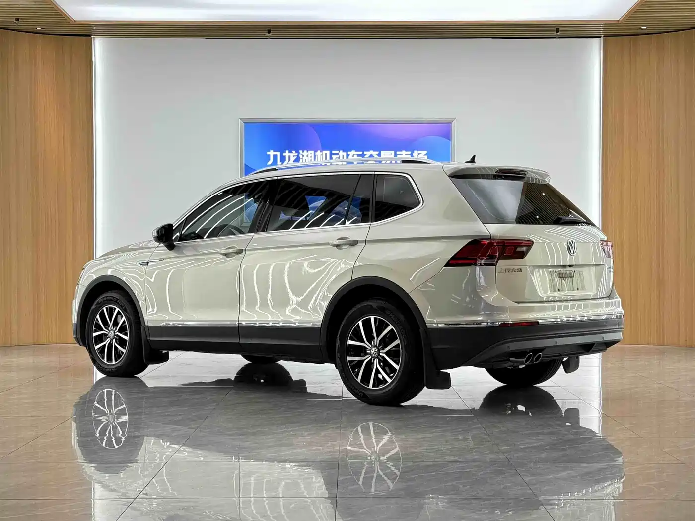 Volkswagen Tiguan L 2018 330TSI Automatic 2WD Luxury Edition фото 6