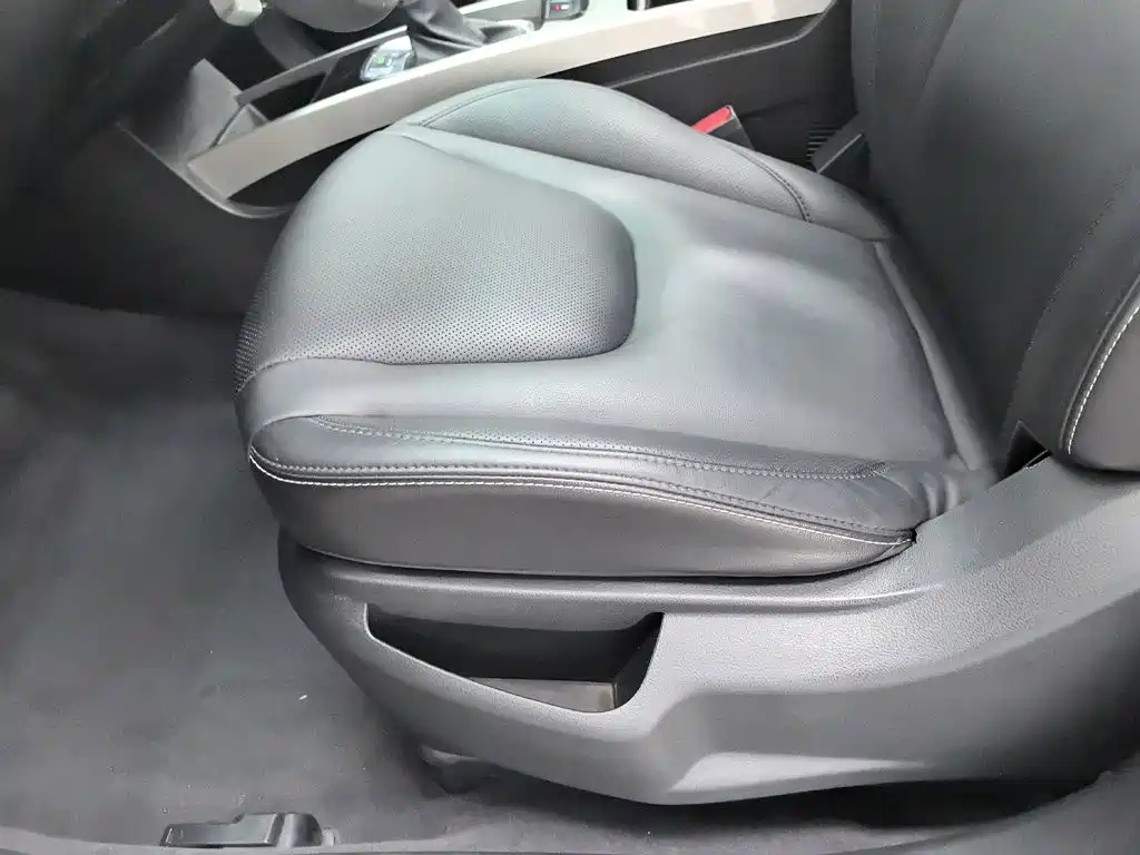 Luxgen U6 SUV 2016 2017 1.8T Fashion Upgrade