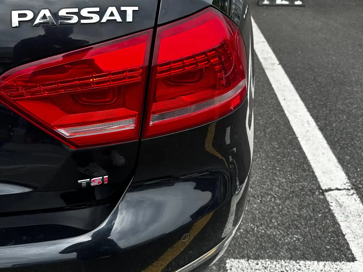 Volkswagen Passat 2013 1.8TSI DSG Zunrong фото 15