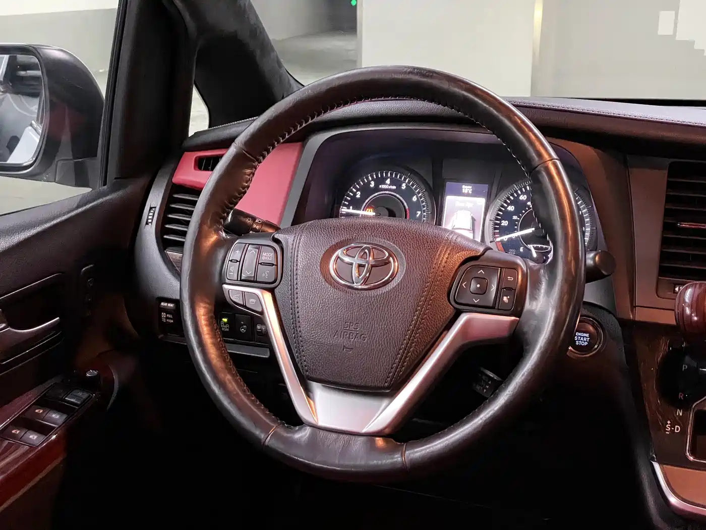 Toyota Sienna 2015 3.5L 4WD L фото 19