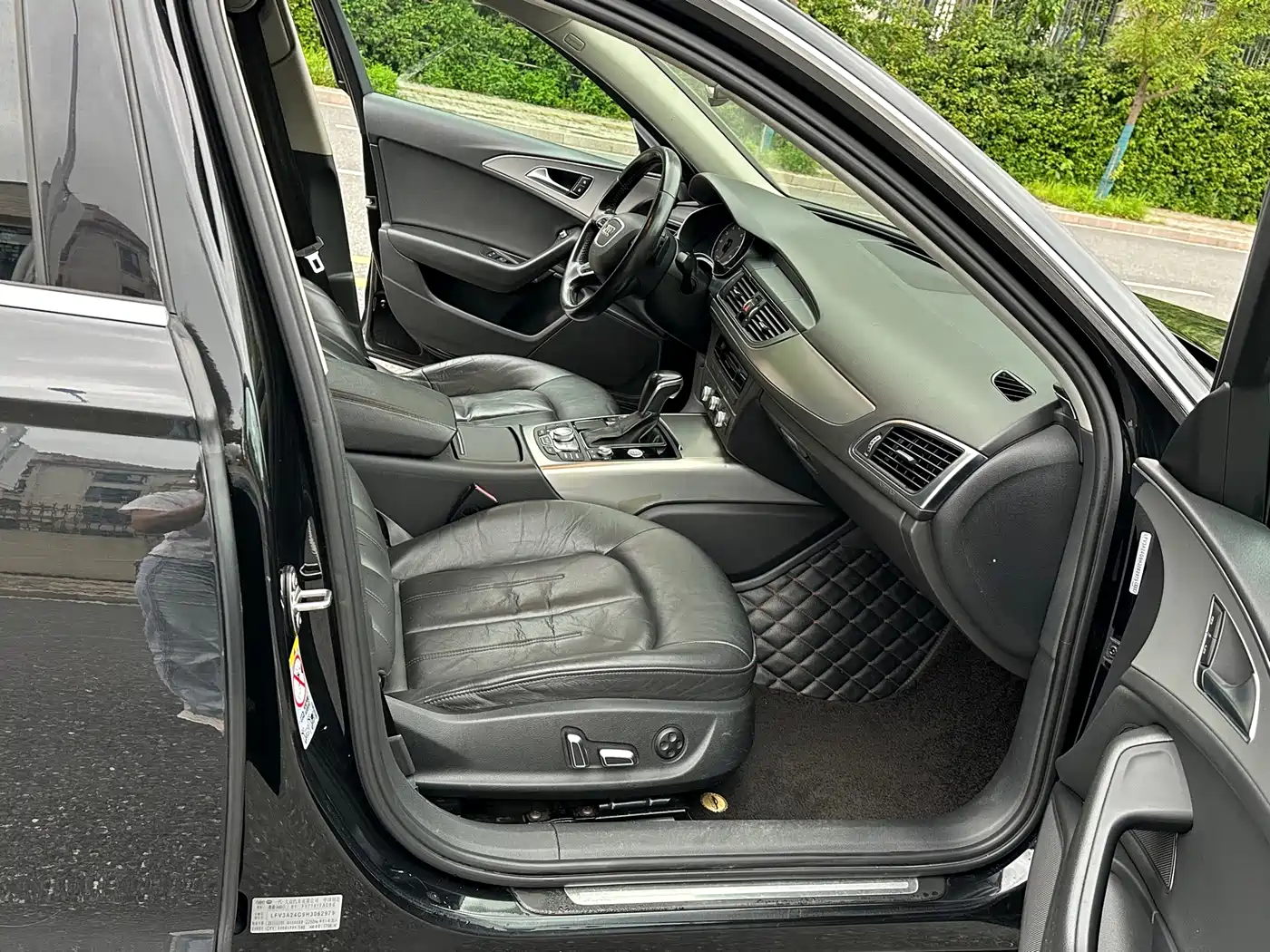 Фото 17 - Audi A6L