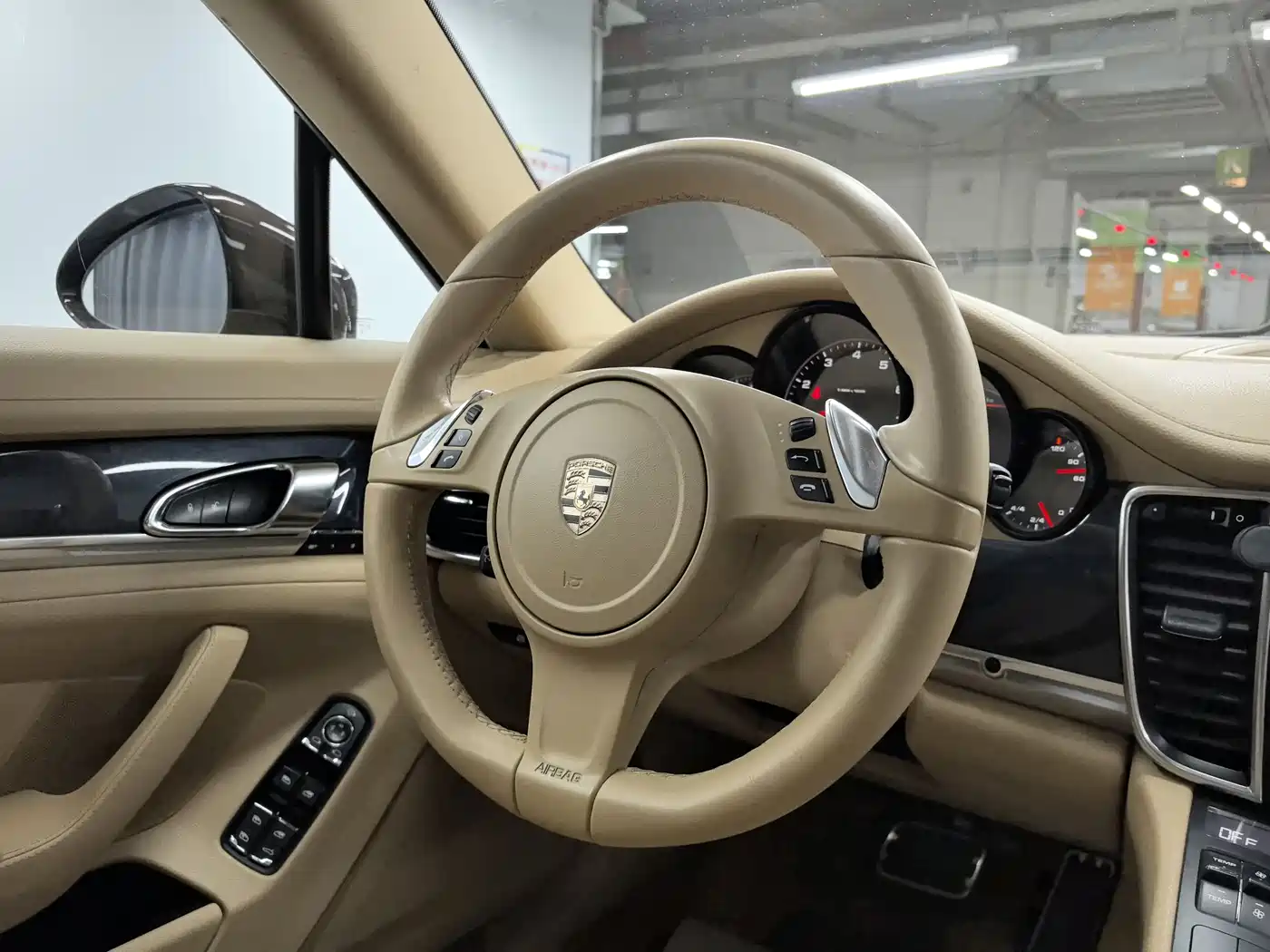 Porsche Panamera 2013 Panamera 4 Platinum Edition 3.6L фото 9