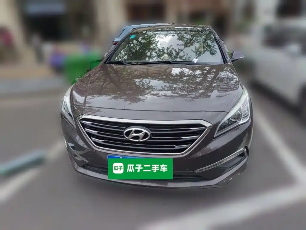 Фото 2 - Hyundai Sonata