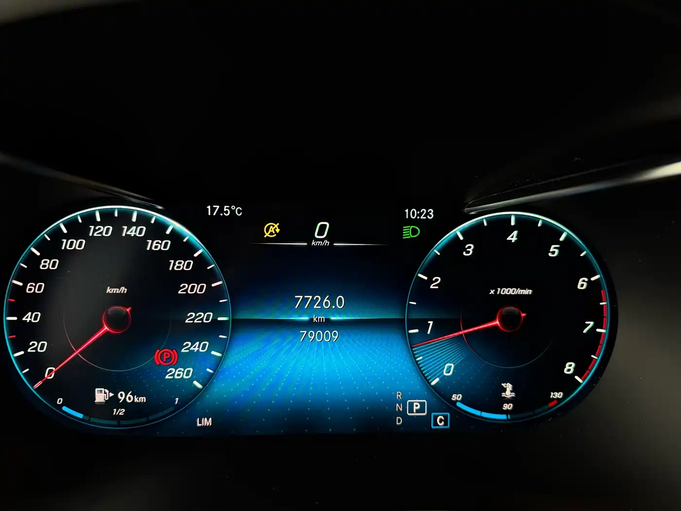 Mercedes-Benz GLC 2022 Model GLC 260 L 4MATIC Luxury Edition фото 44
