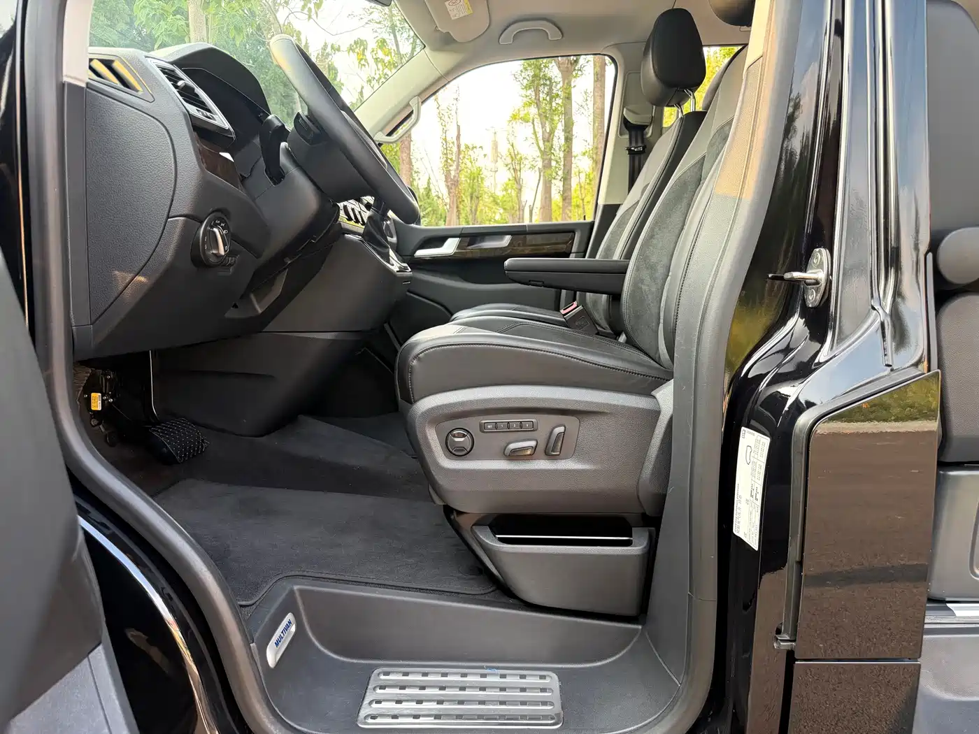 Volkswagen Multivan 2019 2018 2.0TSI 4WD Explorer Edition 7-Seater