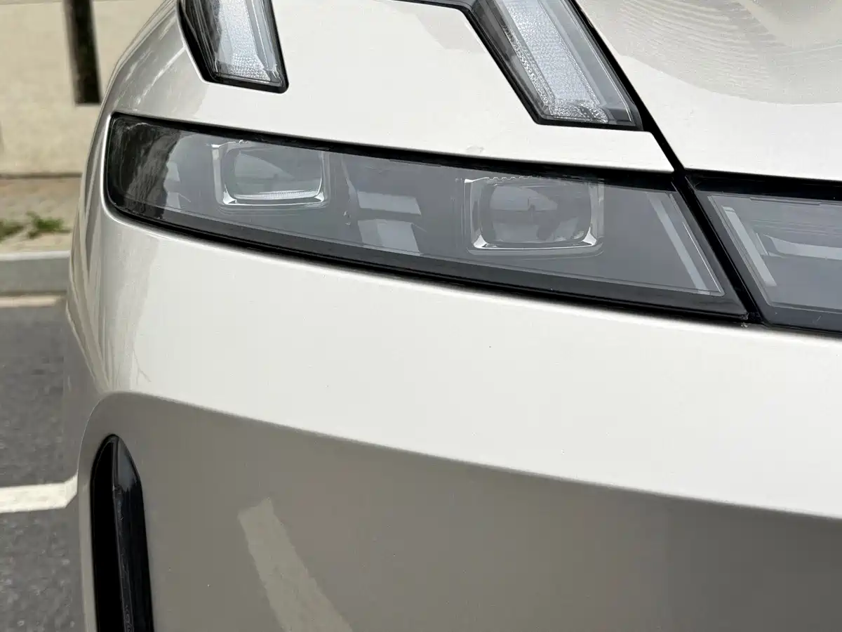 Photo 11 - Lynk & Co 08 EM-P
