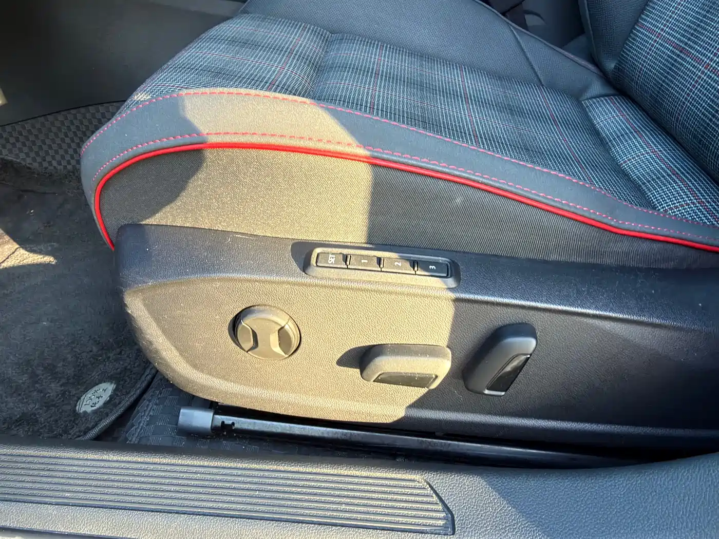 Volkswagen Golf GTI 2023 380TSI DSG GTI фото 11