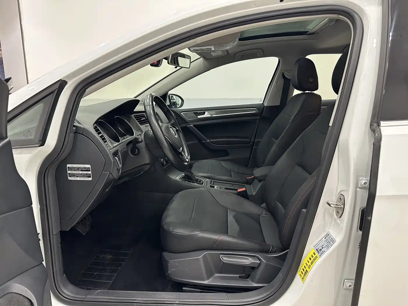 Volkswagen Golf 2016 230TSI Automatic Comfort фото 4