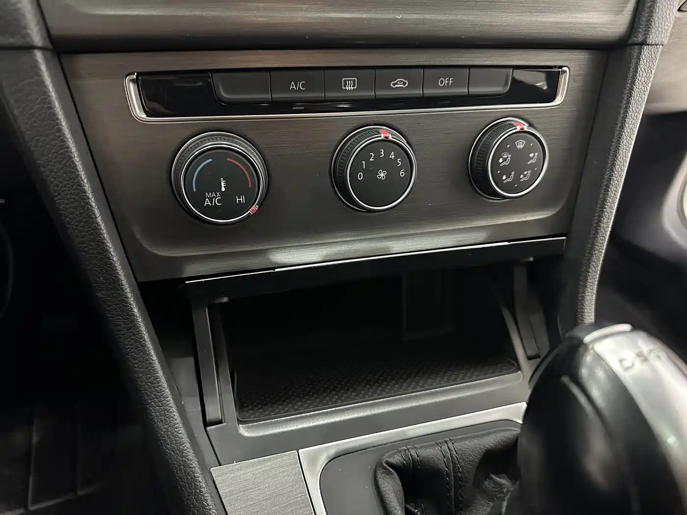 Volkswagen Golf 2016 230TSI Automatic Comfort фото 15