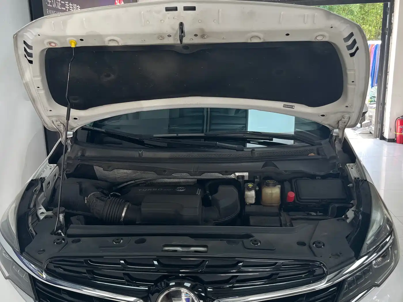 Photo 20 - Buick GL8