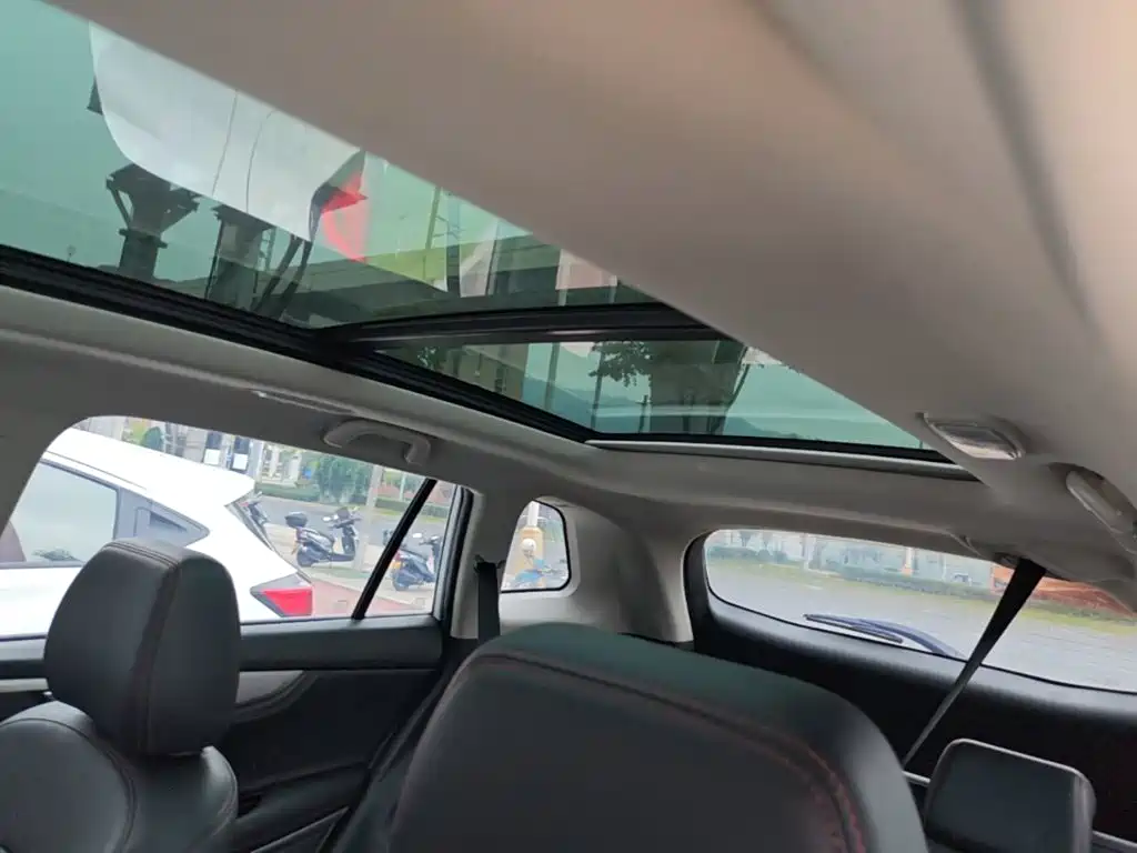 Photo 18 - Changan CS75