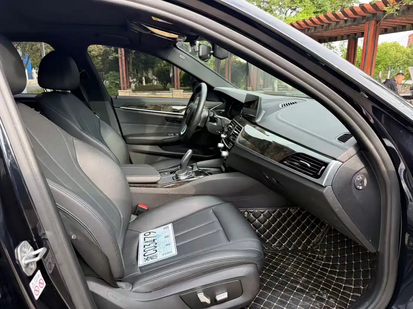 BMW 5 Series 2018 525Li M Sport Package фото 10