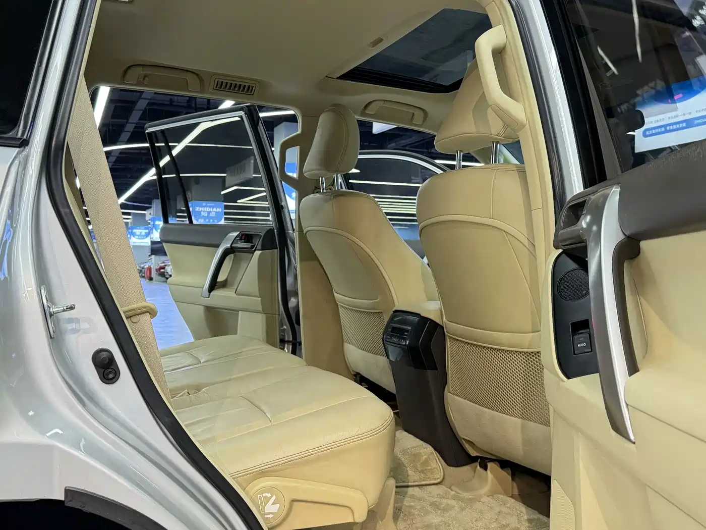 Toyota Prado 2016 2.7L Auto Luxury Edition фото 12