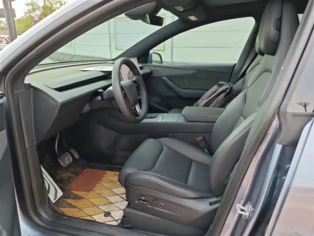 Tesla Model Y L 2025 2025 Facelift Long Range AWD