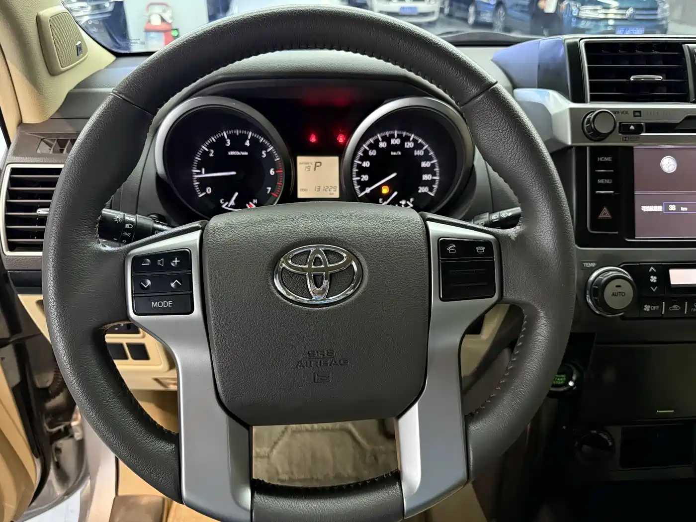 Toyota Prado 2016 2.7L Auto Luxury Edition фото 5