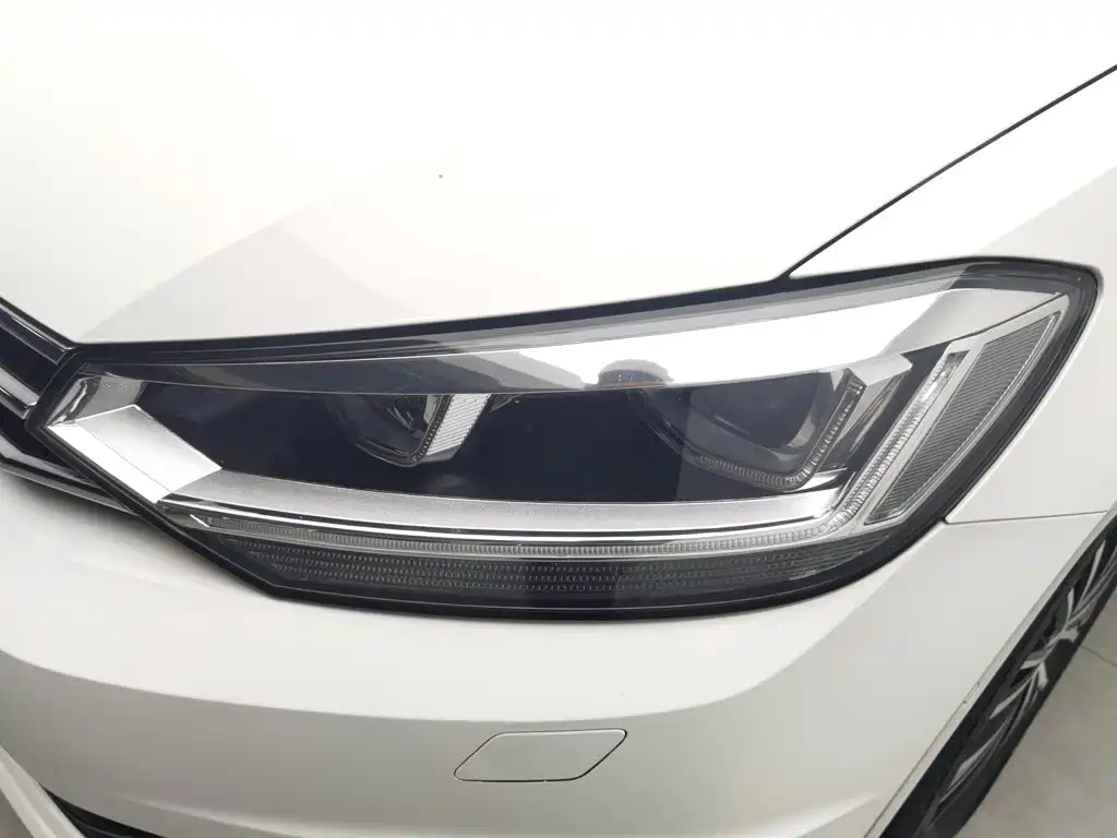 Photo 7 - Volkswagen Touran