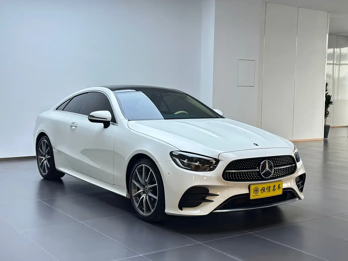 Mercedes-Benz E-Class (Import) 2023 E 260 Coupe фото 3