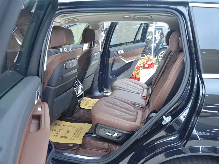 BMW X7 2024 xDrive40i Leading Luxury Package фото 5