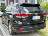 Photo 4 - Toyota Highlander