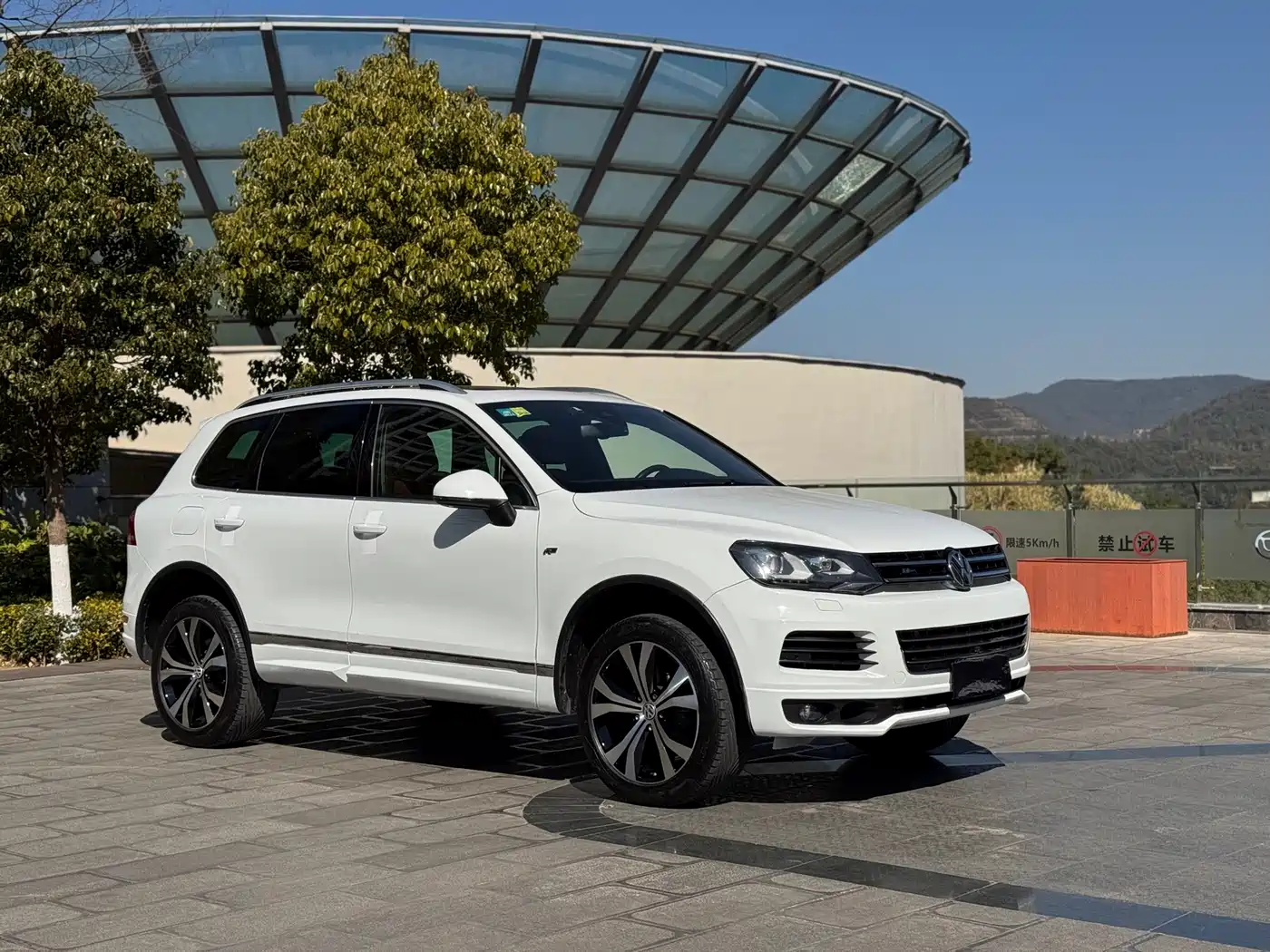 Volkswagen Touareg 2013 3.0TSI Limited Luxury Edition фото 3